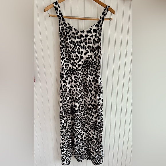 Vero Moda Dresses & Skirts - Vero Moda Animal Print Maxi Dress Size Small Black and White Dress